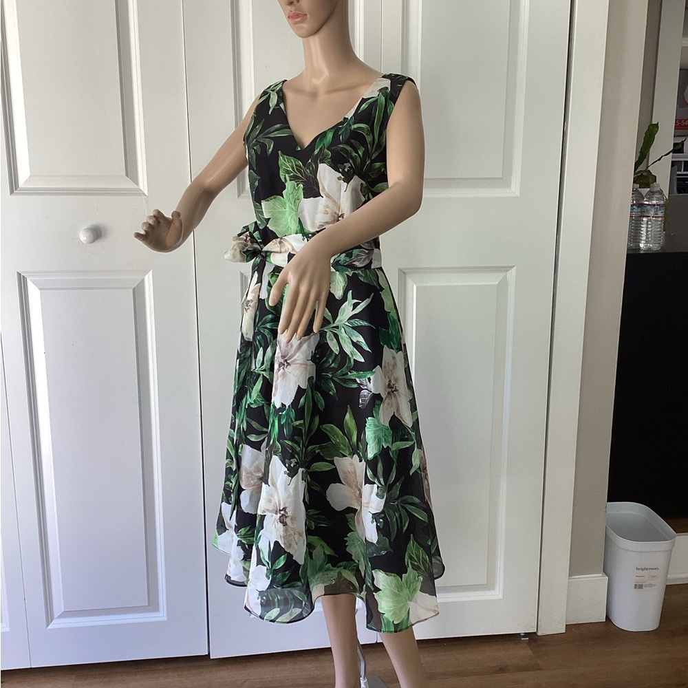 TAHARI Floral Sleeveless Dress - Black and Green